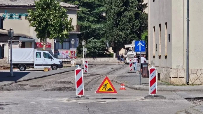 FOTO | Započeli radovi u Zagrebačkoj ulici: Prometnica zatvorena za