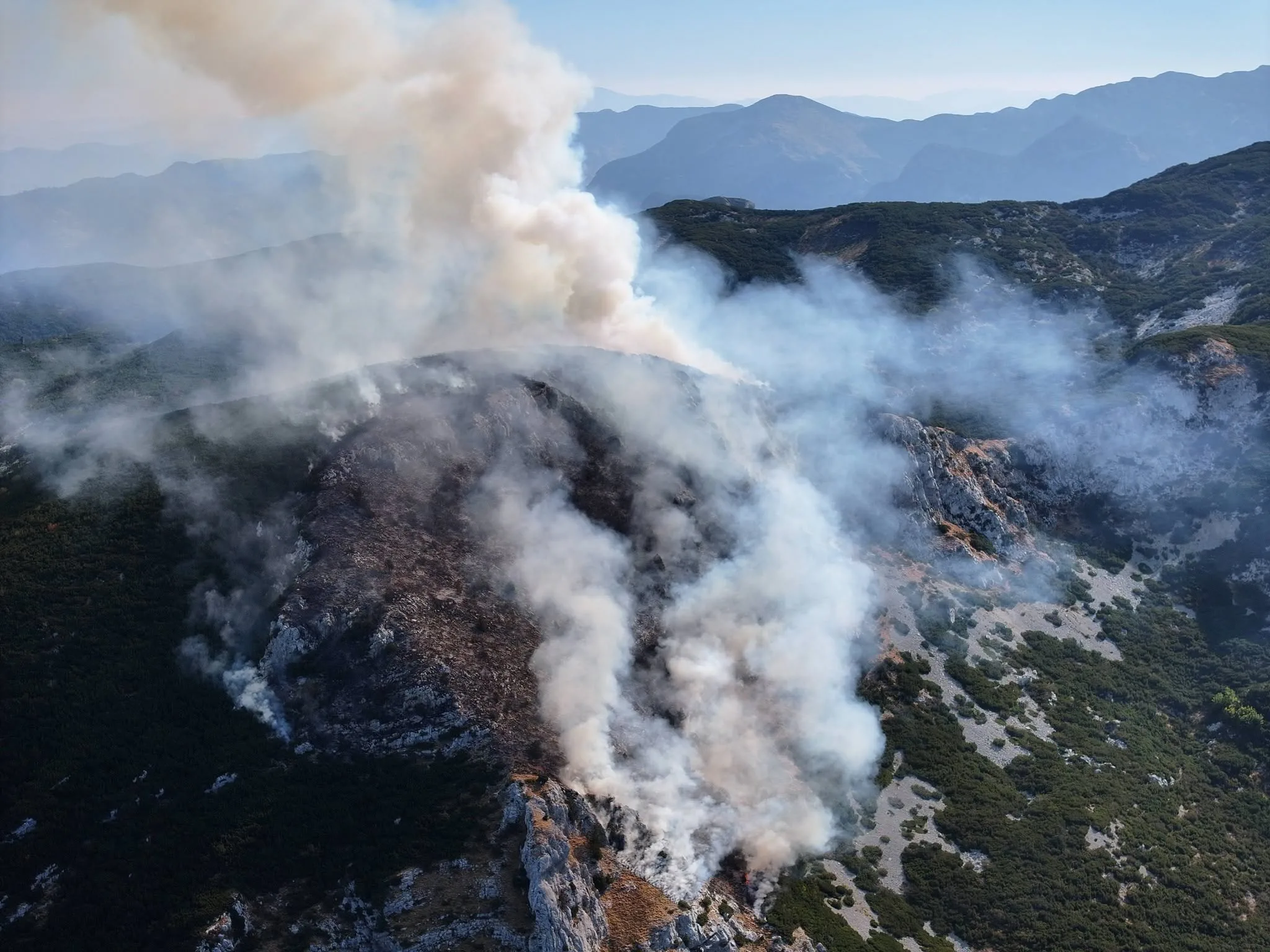Blidinje ponovno gori: U pomoć stigli Air Tractor i helikopter Blidinje ponovno gori: U pomoć stigli Air Tractor i helikopter