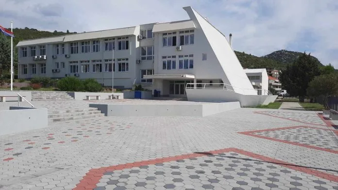 Odgođen početak nastavne godine u HNŽ-u