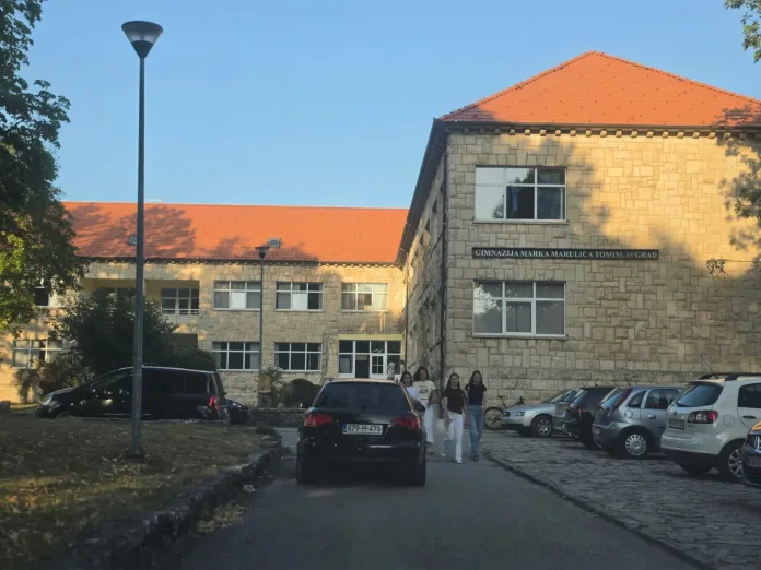 Oglasilo se školsko zvono: Počela nova školska godina u Hercegbosanskoj