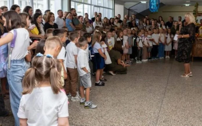 POČELA nova školska godina u HBŽ-u, u klupe sjelo oko