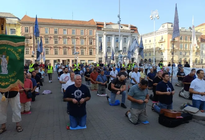 Rekordna muška krunica ove subote: Moli se u 32 grada