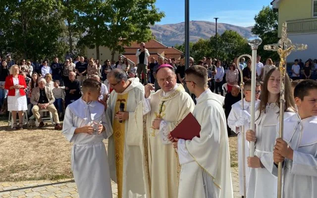 Veliki dan u Bukovici: Proslavljeno 150 godina župe i 800 godina od smrti sv. Franje, blagoslovljena nova zvona (Foto/Video)