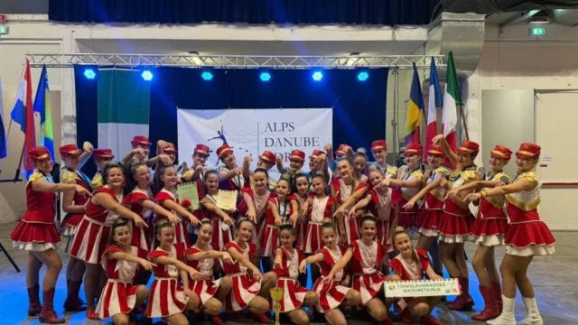 Tomislavgradske mažoretkinje ponovno donose europske medalje: Tri odličja na ADA Open Europskom prvenstvu!
