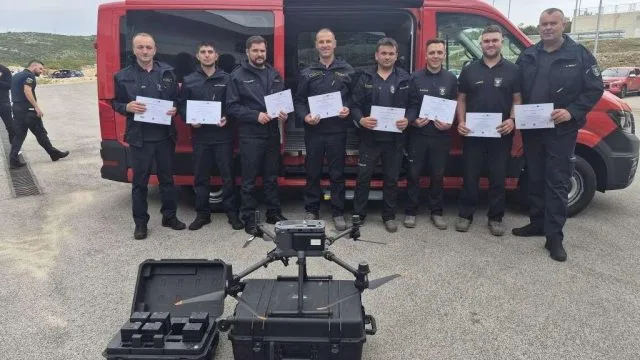 Osmero posuških vatrogasaca okončalo specijaliziranu izobrazbu za dronove i umjetnu inteligenciju