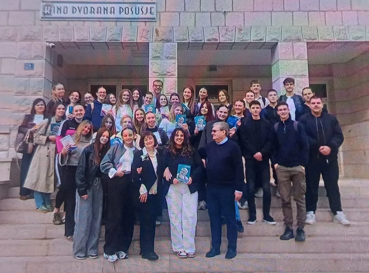 Maturanti posuške gimnazije kroz književnost i sjećanja otkrili lik Benjamina Tolića