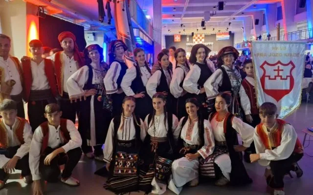 HKUD „Fra Jozo Križić” iz Roškog Polja nastupio na 27. Duvanjskoj večeri u Bernu (FOTO)