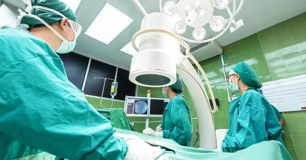 Ženi uklonili cijeli želudac zbog raka kojeg nikad nije imala, liječnici prijeti godina dana zatvora