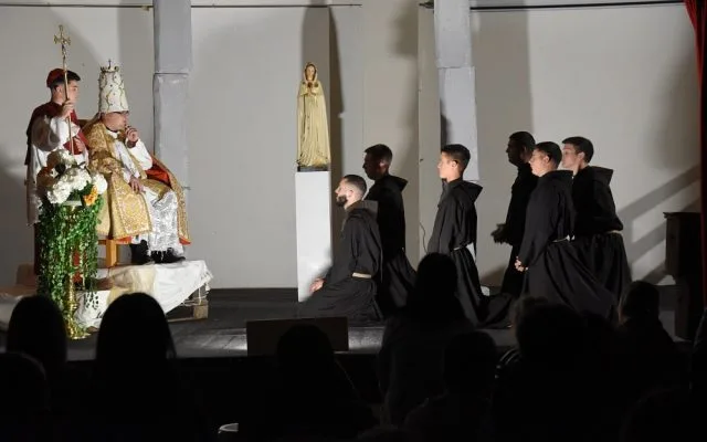 Frama Humac u Gradnićima izvela predstavu „Alter Christus – Drugi Krist“