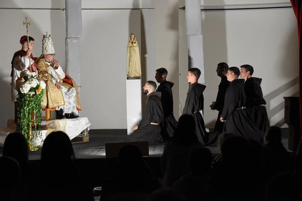 Frama Humac u Gradnićima izvela predstavu „Alter Christus – Drugi Krist“