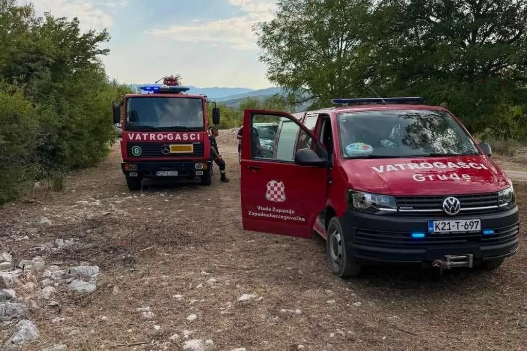 Grude jučer imale devet požara, izgorjelo više od šest hektara Grude jučer imale devet požara, izgorjelo više od šest hektara