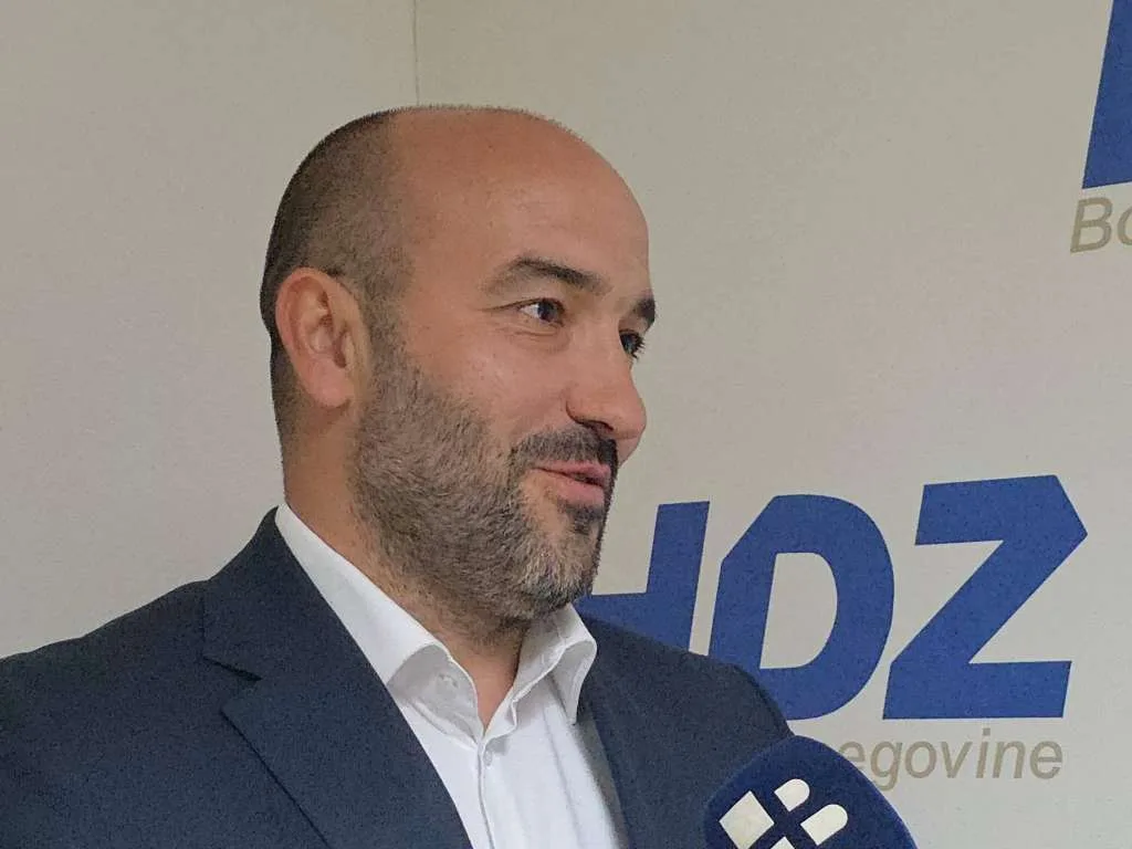 HDZ BiH VODEĆI U HERCEGBOSANSKOJ ŽUPANIJI: “Bili smo fokusirani na brojke i mlade, građani su prepoznali naš novi smjer”