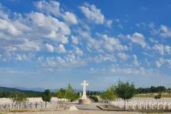 Na Groblju mira podiže se novih 50 križeva s imenima stradalih Duvnjaka