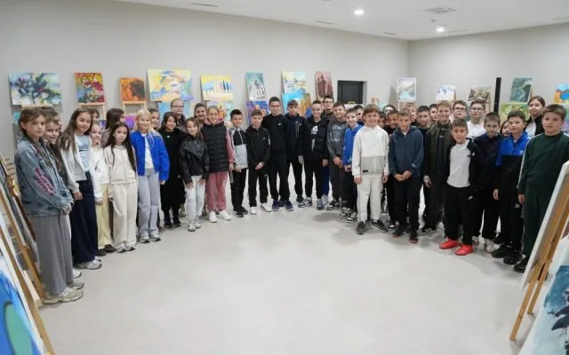 Osnovnoškolci razgledali umjetničke radove nastale na likovnoj koloniji „Didak“