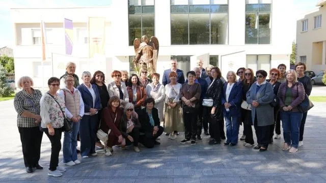 Poginulim braniteljima odana počast na Trgu žrtava Domovinskog rata u Čitluku