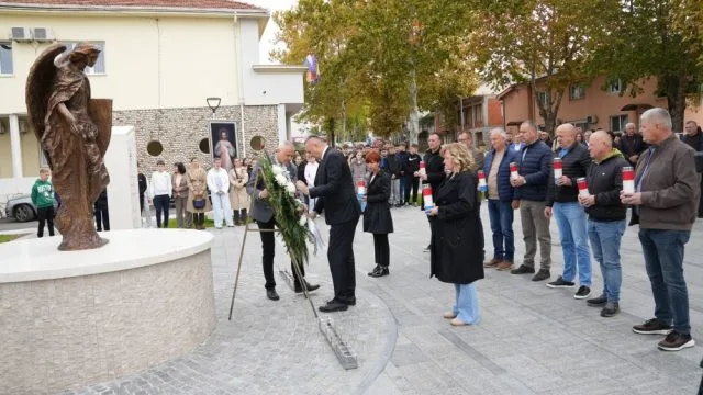 Povodom Svih svetih i Dušnog dana odana počast poginulim i umrlim braniteljima Brotnja