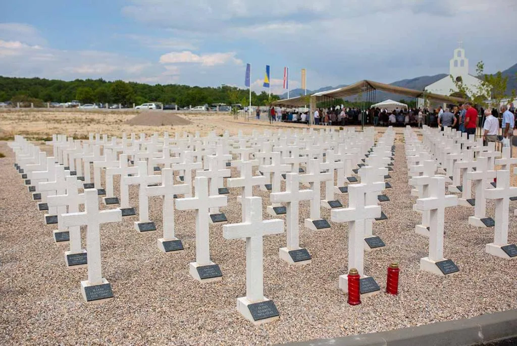 U DEVETOM CIKLUSU NA GROBLJU MIRA PODIŽE SE NOVIH 50 KRIŽEVA S IMENIMA NAŠIH STRADALIH