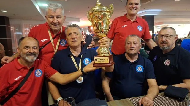 Veliki uspjeh ljububuških boćara na jubilarnom 30. SŠNIDOR-u na Malom Lošinju