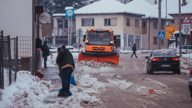 ZIMSKO ODRŽAVANJE CESTA U PROZOR-RAMI: Tko čisti snijeg i kome prijaviti probleme