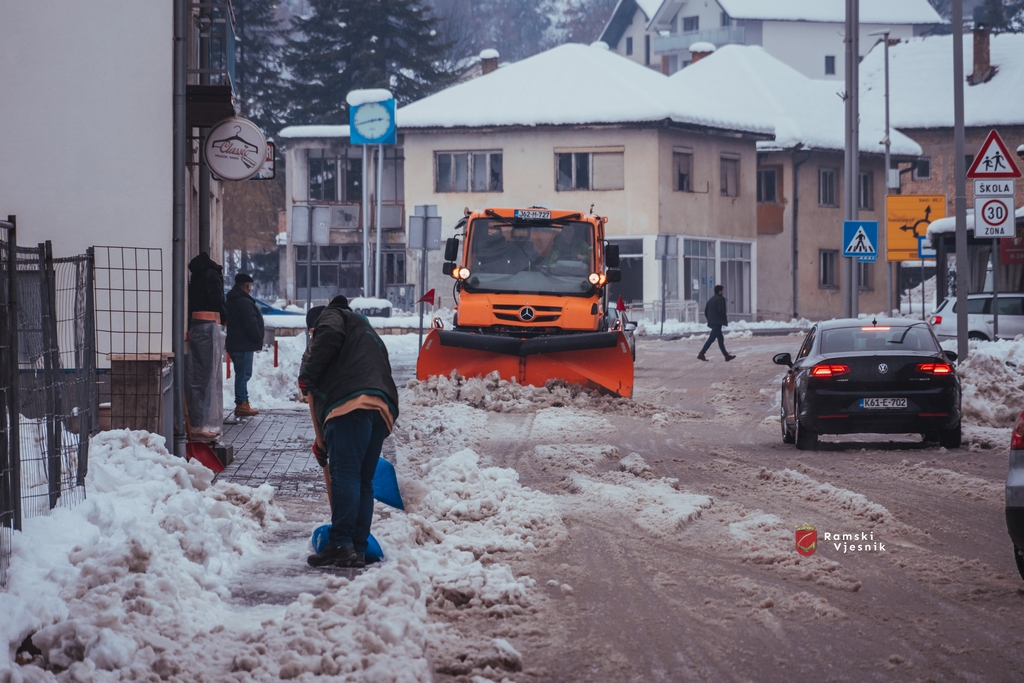 ZIMSKO ODRŽAVANJE CESTA U PROZOR-RAMI: Tko čisti snijeg i kome prijaviti probleme