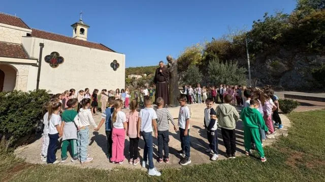 Župa svetoga Blaža Gradnići u znaku baštine, znanja i zajedništva: od najmlađih čuvara baštine do snage mladenačke riječi