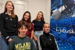 „Naš mali, a veliki svijet“: Učenici OŠ Ivane Brlić-Mažuranić predstavili svoju školu u programu Radio Ljubuškog